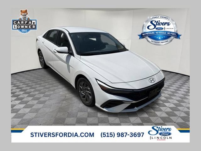 Used 2024 Hyundai Elantra SEL FWD image 1
