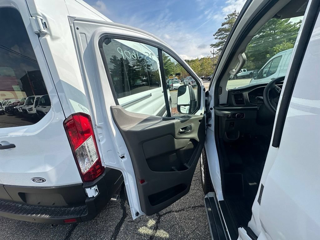 Certified 2025 Ford Transit 250 Low Roof w/ Exterior Upgrade Package RWD image 15