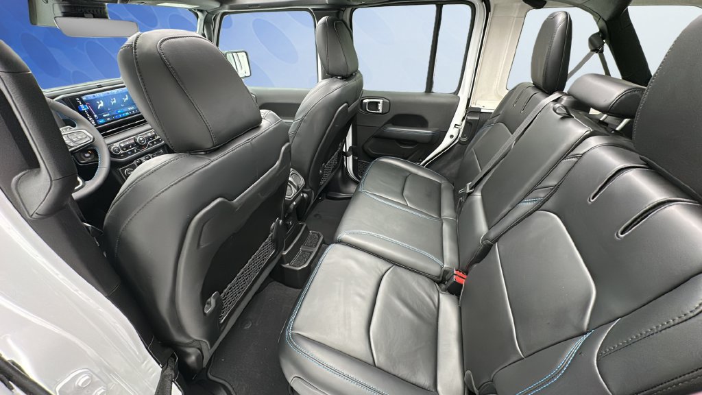 Used 2024 Jeep Wrangler Unlimited Rubicon 4xe AWD/4WD image 12