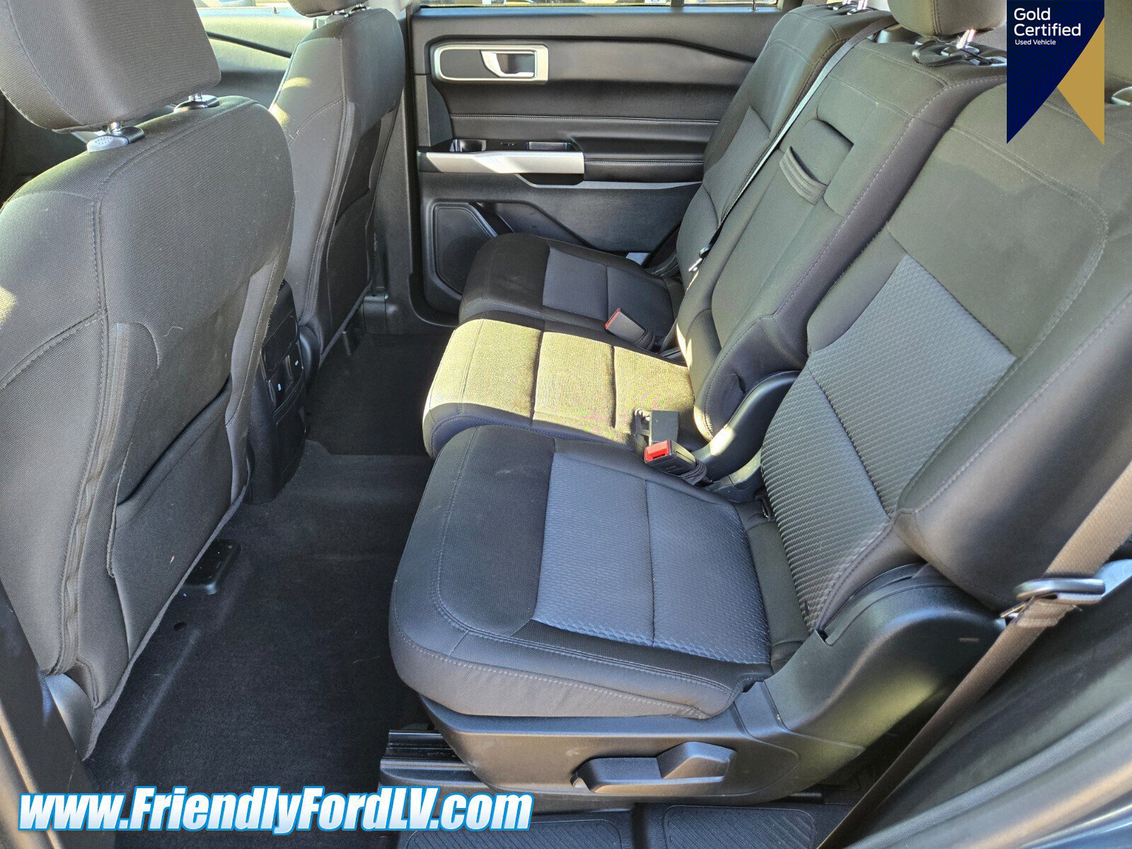 Certified 2024 Ford Explorer XLT RWD image 9