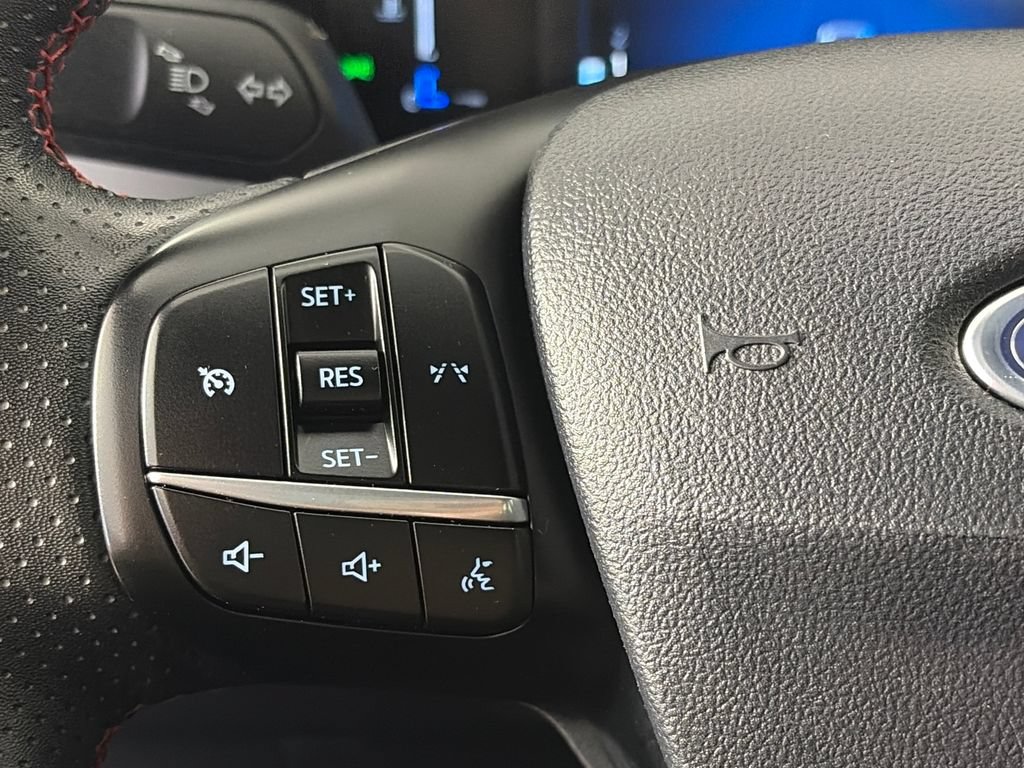 Certified 2024 Ford Escape ST-Line AWD/4WD image 17