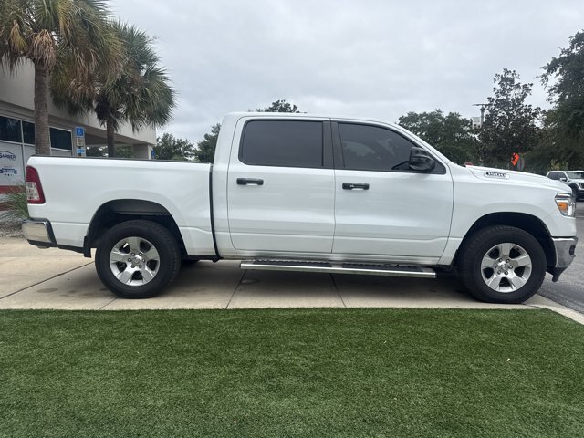 Used 2024 RAM 1500 Big Horn AWD/4WD image 2