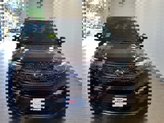 Certified 2022 Ford Explorer XLT w/ Equipment Group 202A image 3