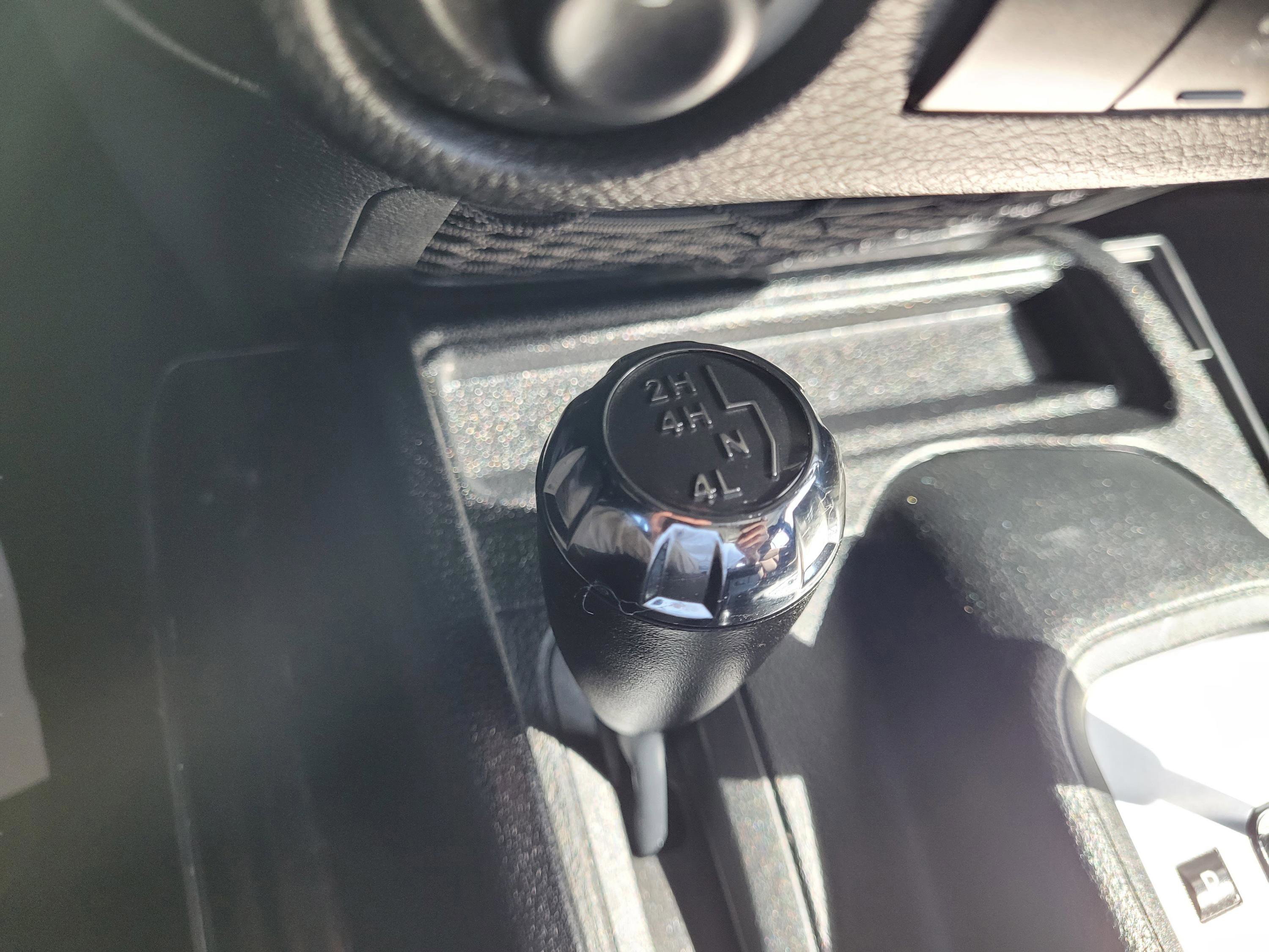 Used 2017 Jeep Wrangler Unlimited Sahara AWD/4WD image 23