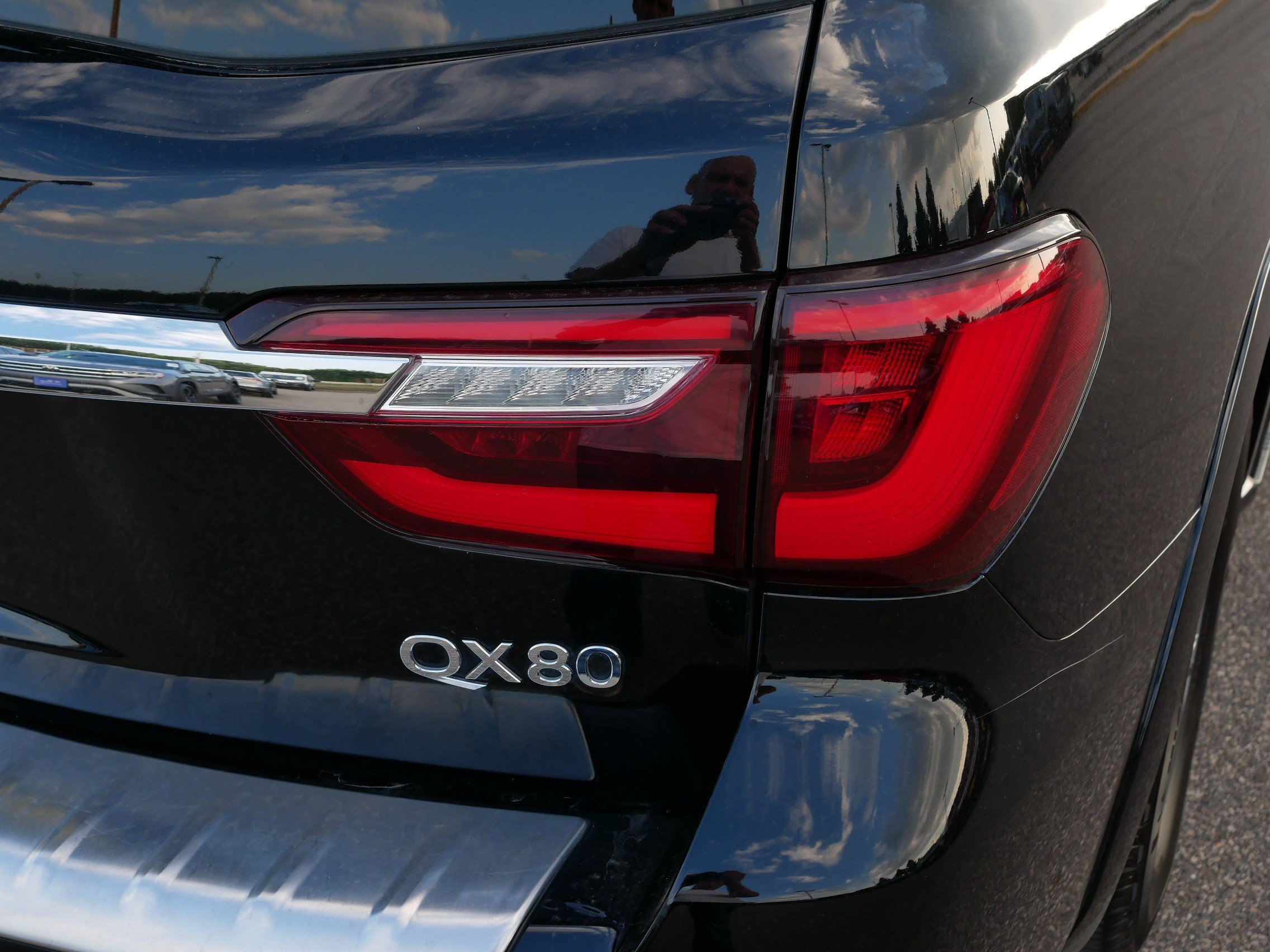 Used 2023 INFINITI QX80 Luxe AWD/4WD image 17