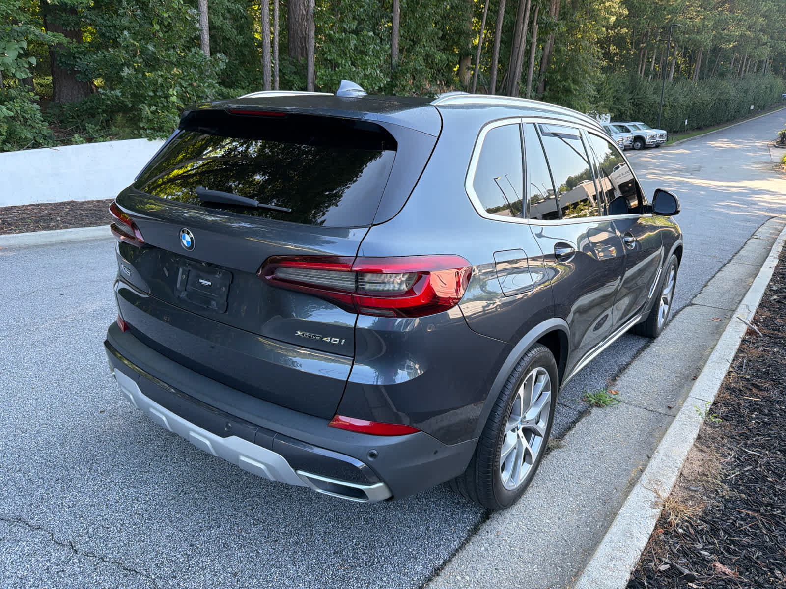 Used 2021 BMW X5 xDrive40i w/ Convenience Package AWD/4WD image 4