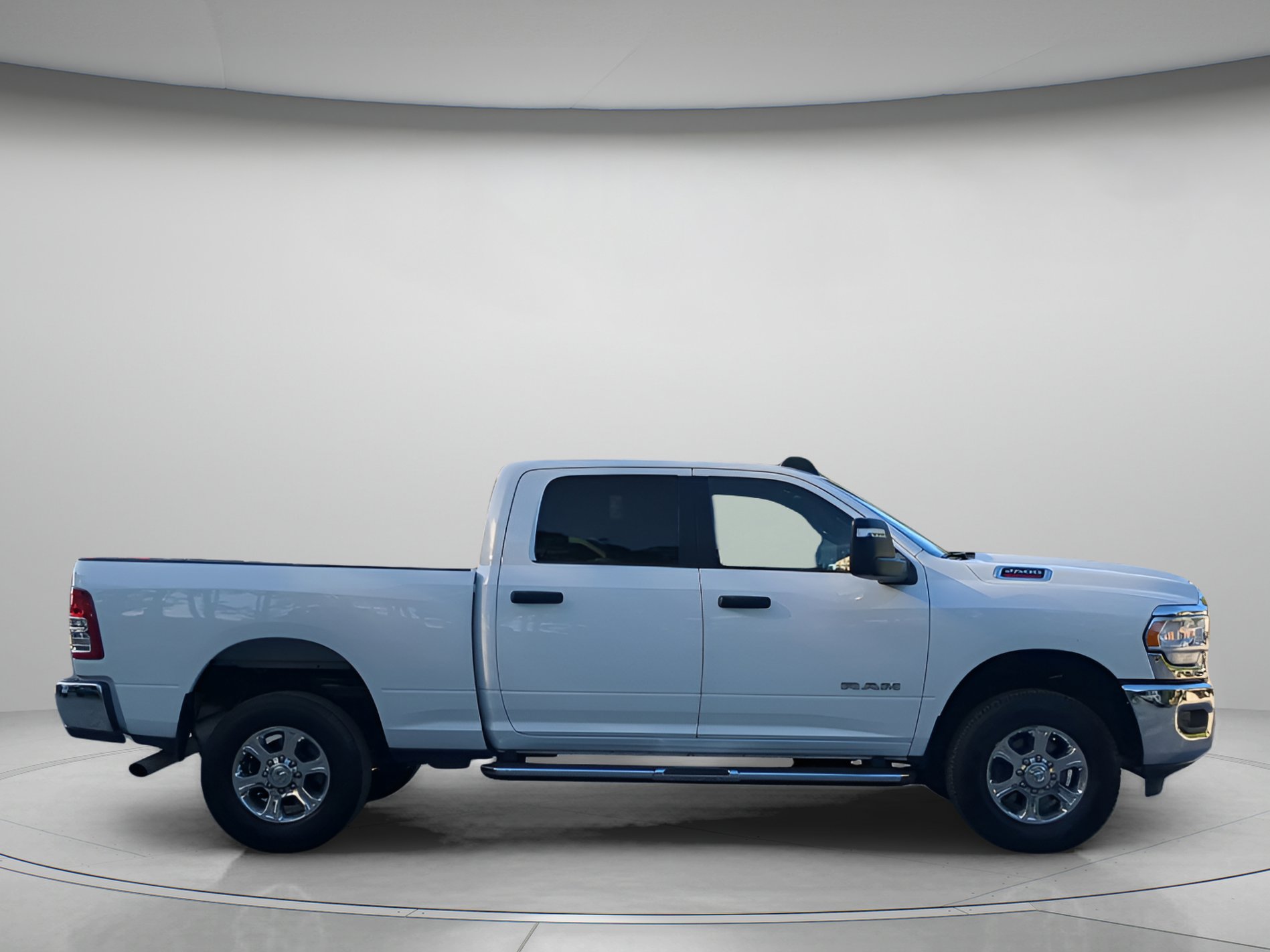 Used 2024 RAM 2500 Big Horn AWD/4WD image 39
