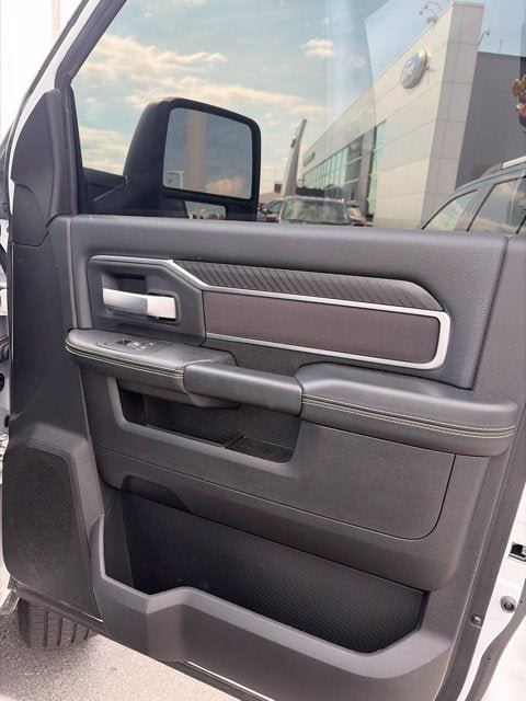 Used 2025 RAM 2500 Big Horn AWD/4WD image 16