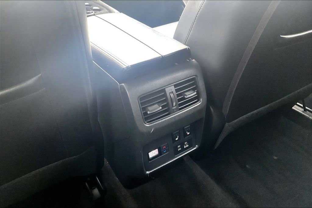 Used 2021 Nissan Rogue Platinum AWD/4WD image 29