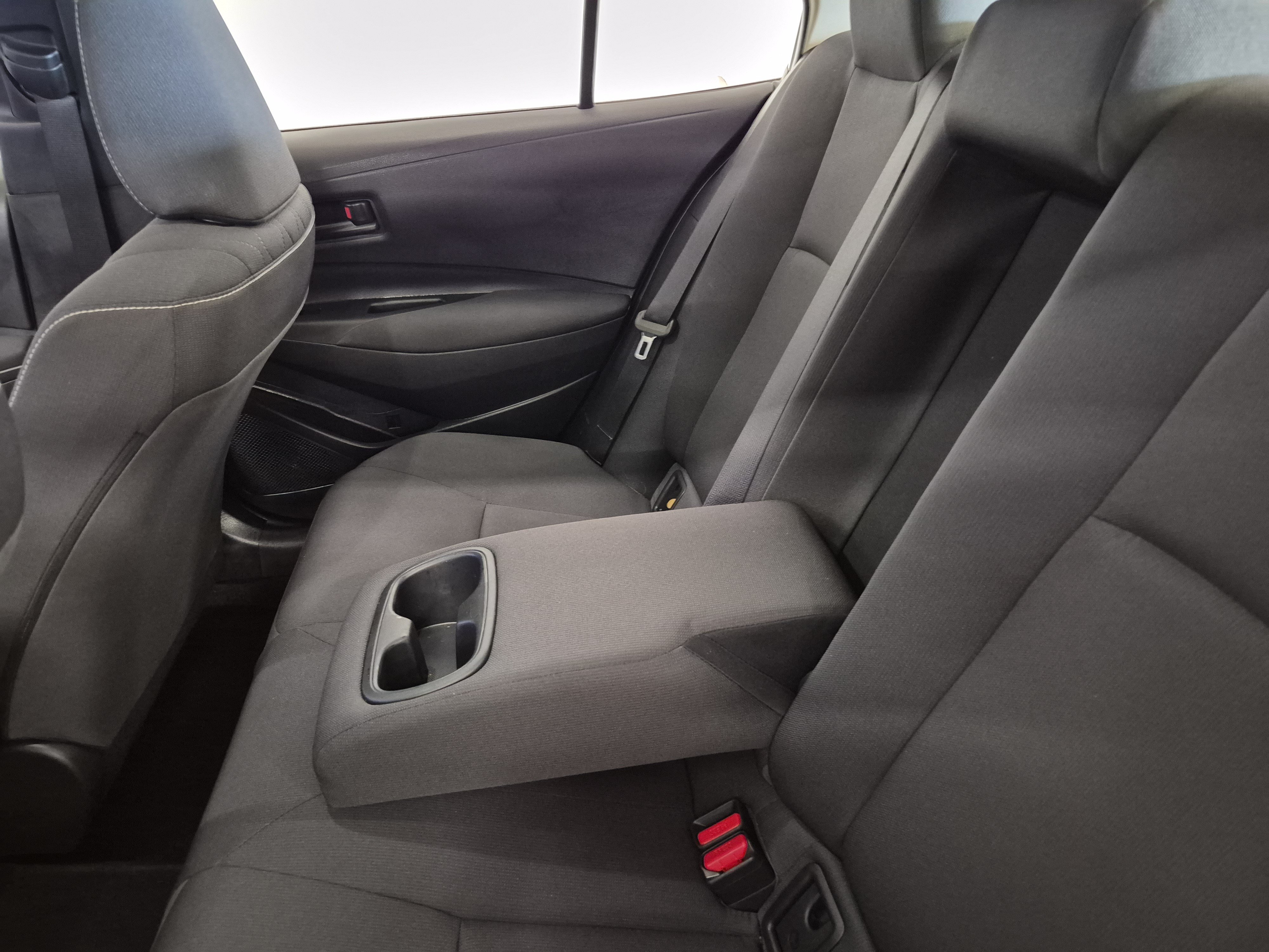 Used 2025 Toyota Corolla LE FWD image 14