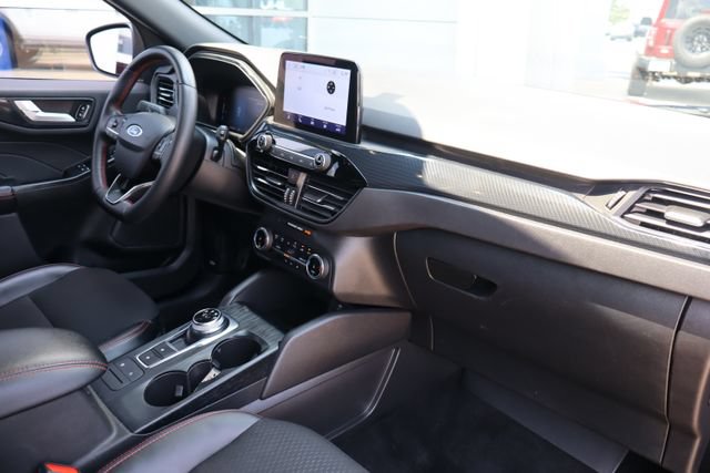 Certified 2025 Ford Escape ST-Line Select AWD/4WD image 39