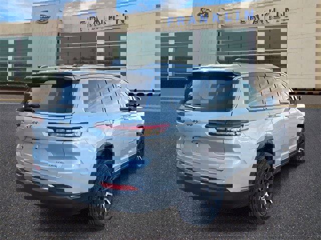 Used 2022 Jeep Grand Cherokee L Limited w/ Luxury Tech Group II image 7