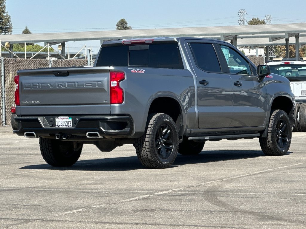 Used 2021 Chevrolet Silverado 1500 LT Trail Boss w/ Convenience Package II AWD/4WD image 3