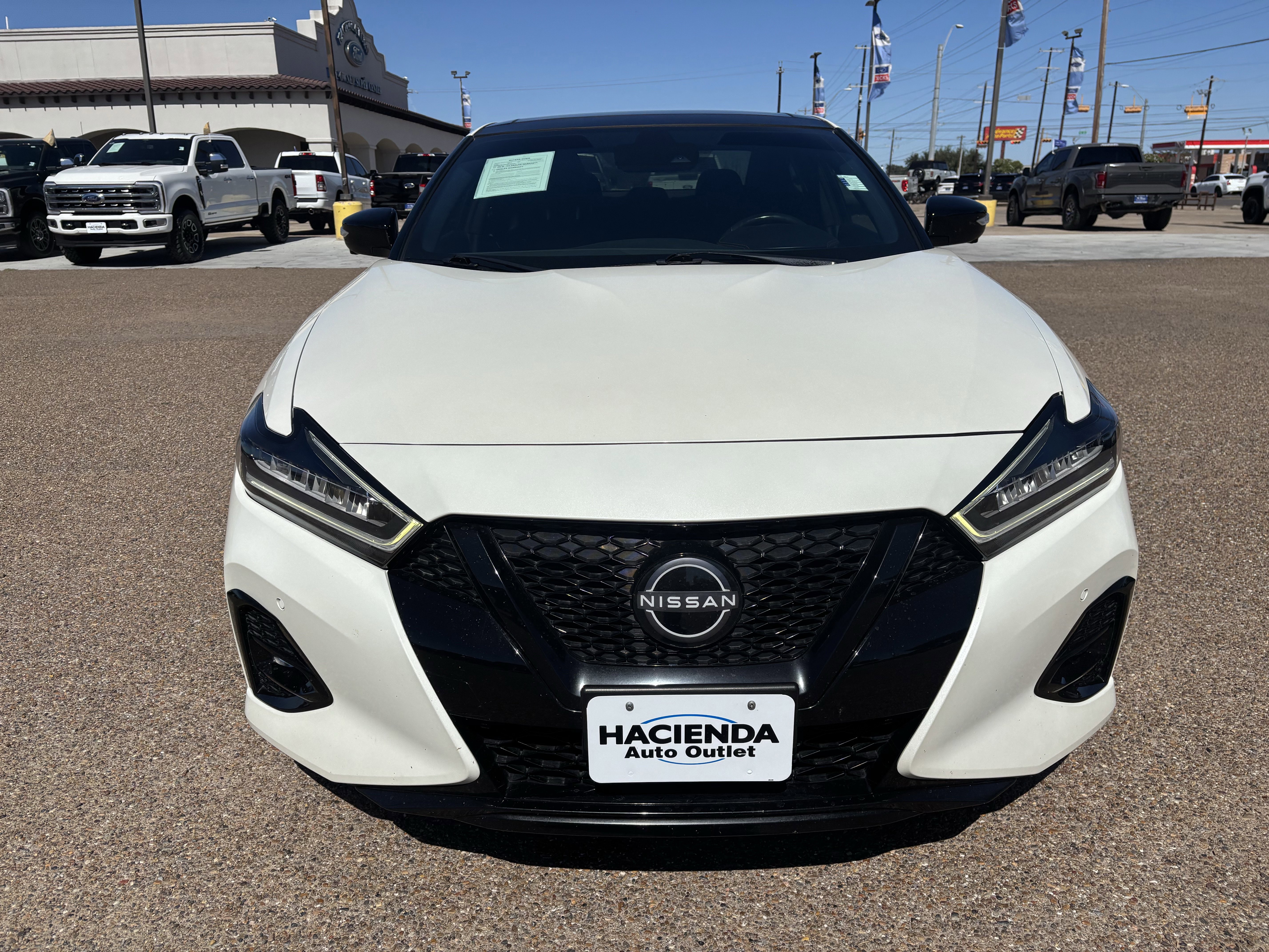 Used 2023 Nissan Maxima SR w/ Sport Mat Group image 7