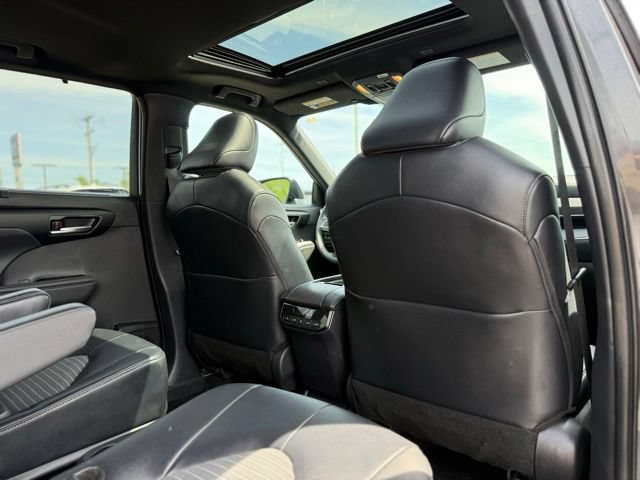 Used 2025 Toyota Highlander XSE AWD/4WD image 20