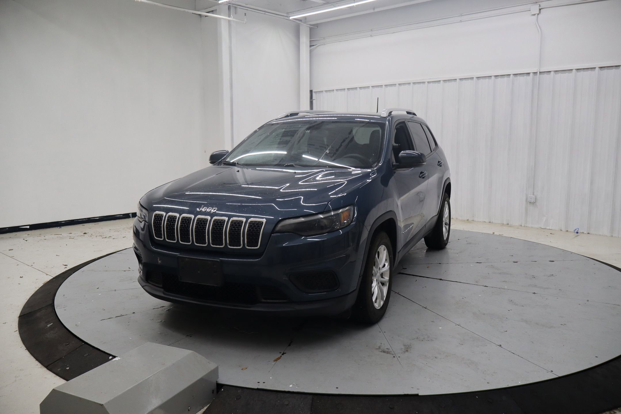Used 2020 Jeep Cherokee Latitude image 11