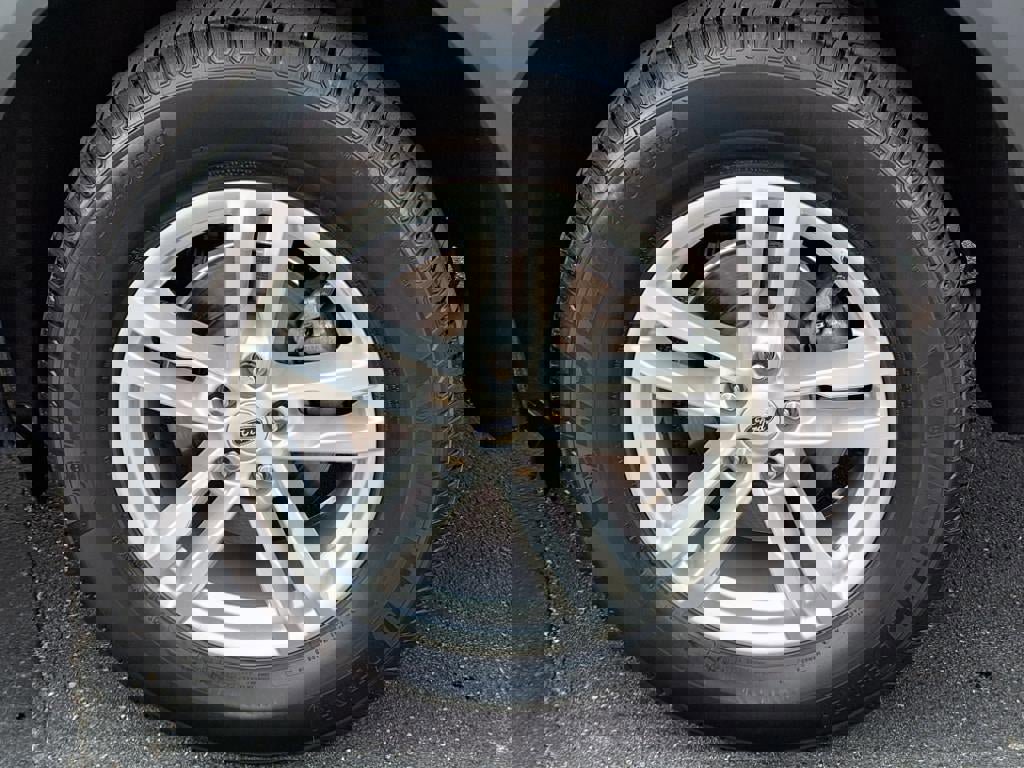 Certified 2023 Ford Explorer XLT image 9