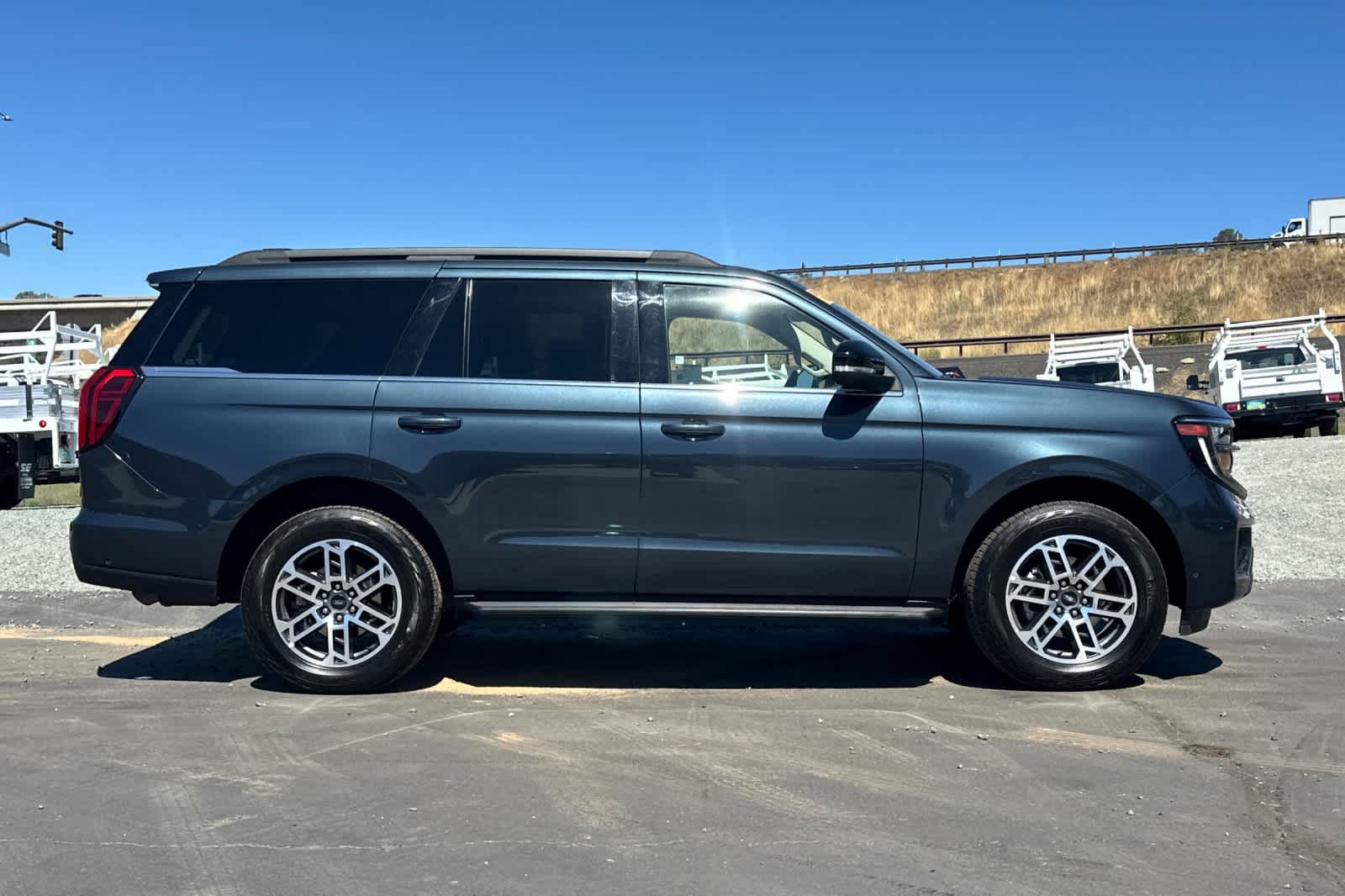 Certified 2025 Ford Expedition Active AWD/4WD image 3