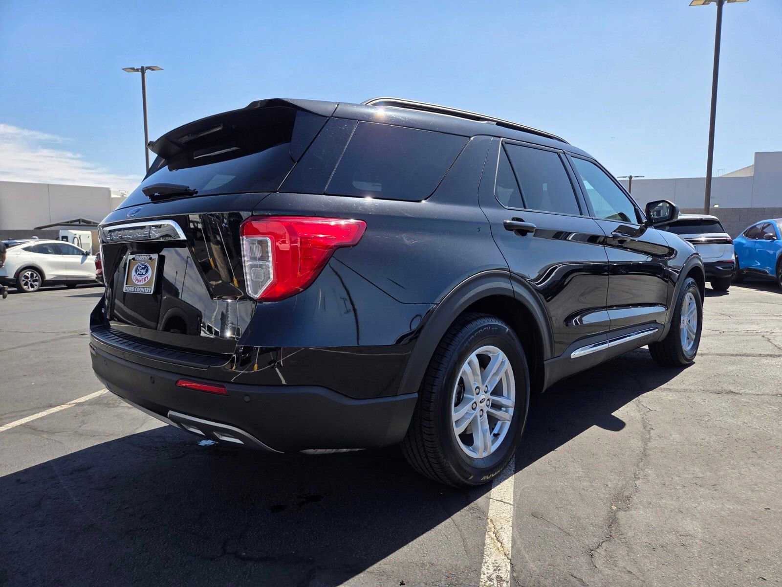 Certified 2023 Ford Explorer XLT w/ Equipment Group 202A RWD image 6