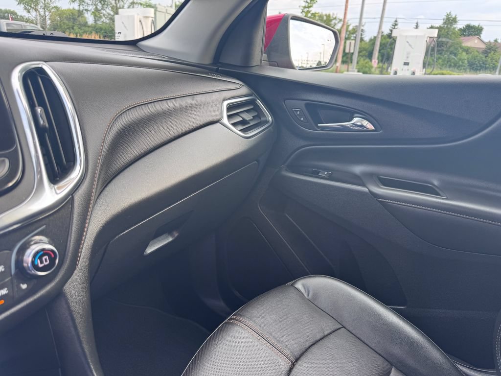 Used 2023 Chevrolet Equinox Premier AWD/4WD image 22