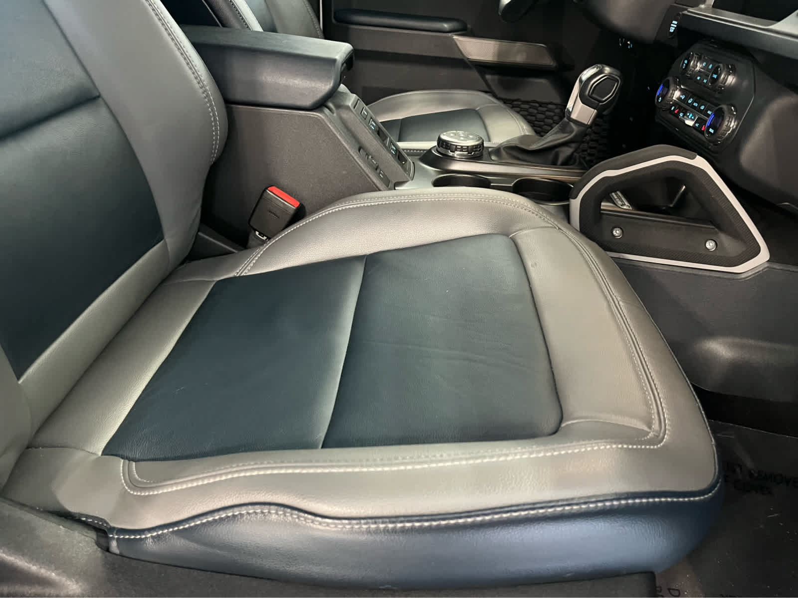 Certified 2023 Ford Bronco Outer Banks w/ Sasquatch Package AWD/4WD image 19