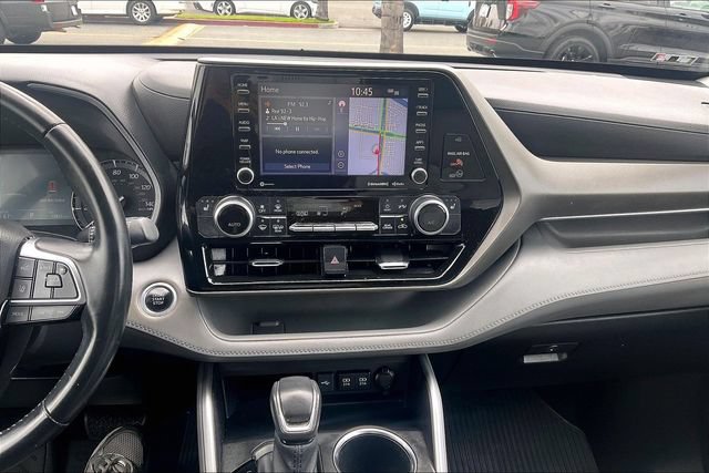 Used 2021 Toyota Highlander XLE FWD image 32