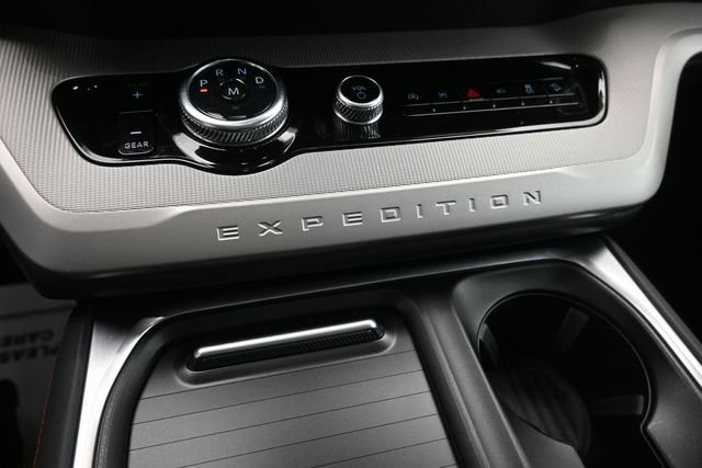 Certified 2025 Ford Expedition Active AWD/4WD image 17