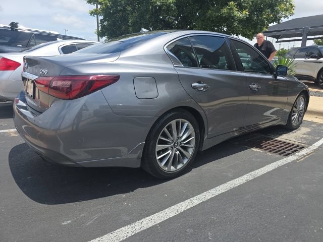 Used 2018 INFINITI Q50 Luxe w/ Essential Package (3.0T Luxe) RWD image 4