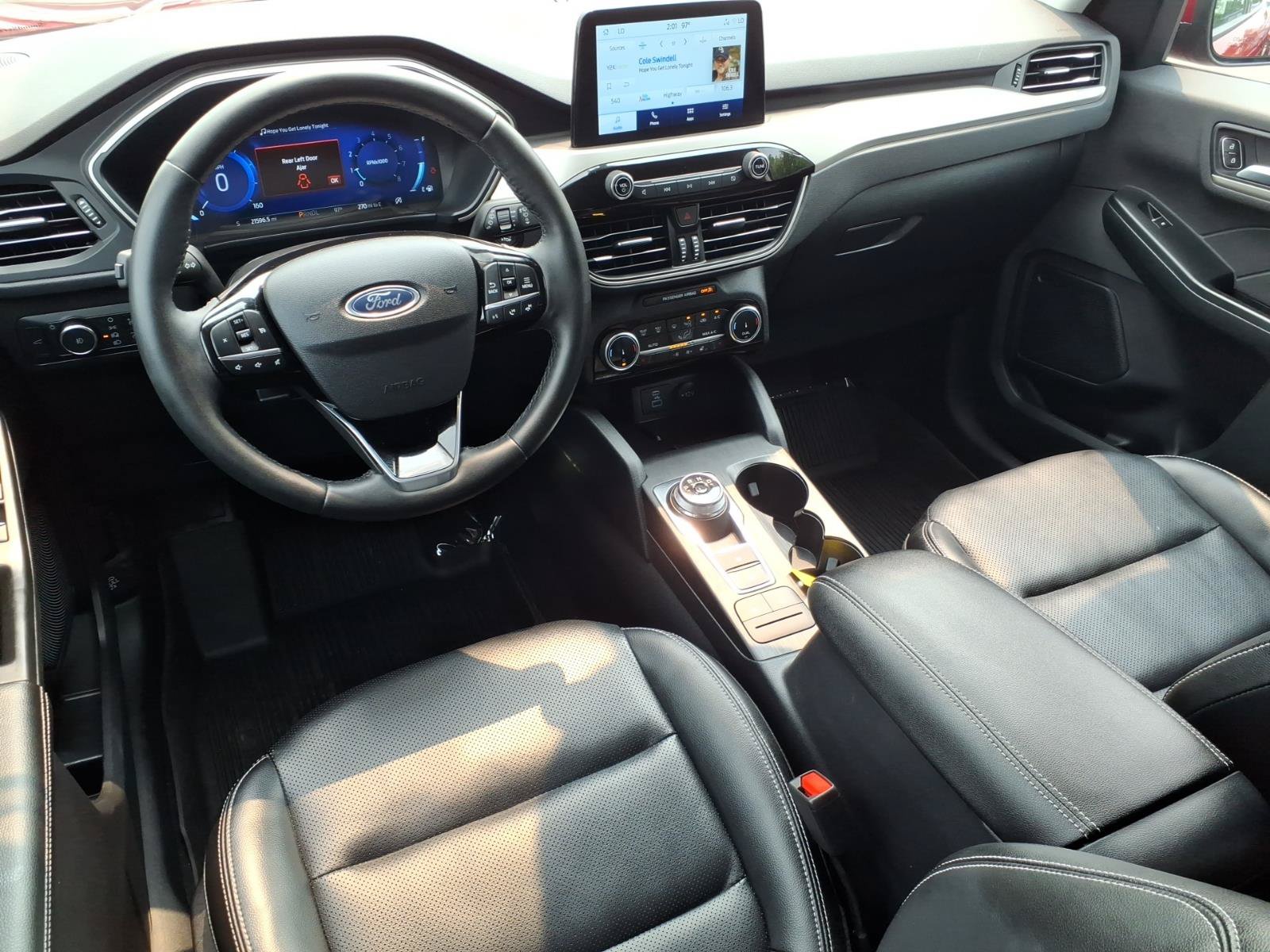 Certified 2022 Ford Escape SEL w/ Technology Package AWD/4WD image 6