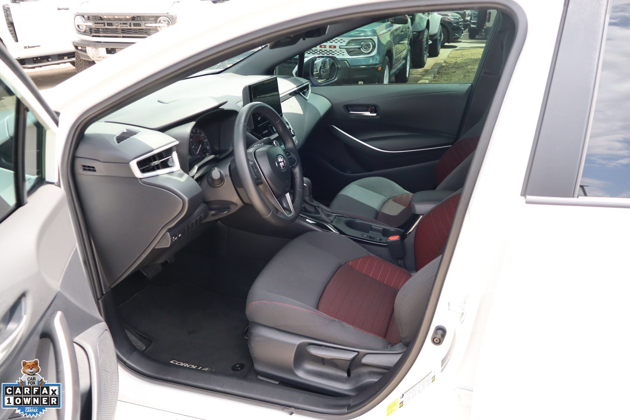 Used 2025 Toyota Corolla SE FWD image 24