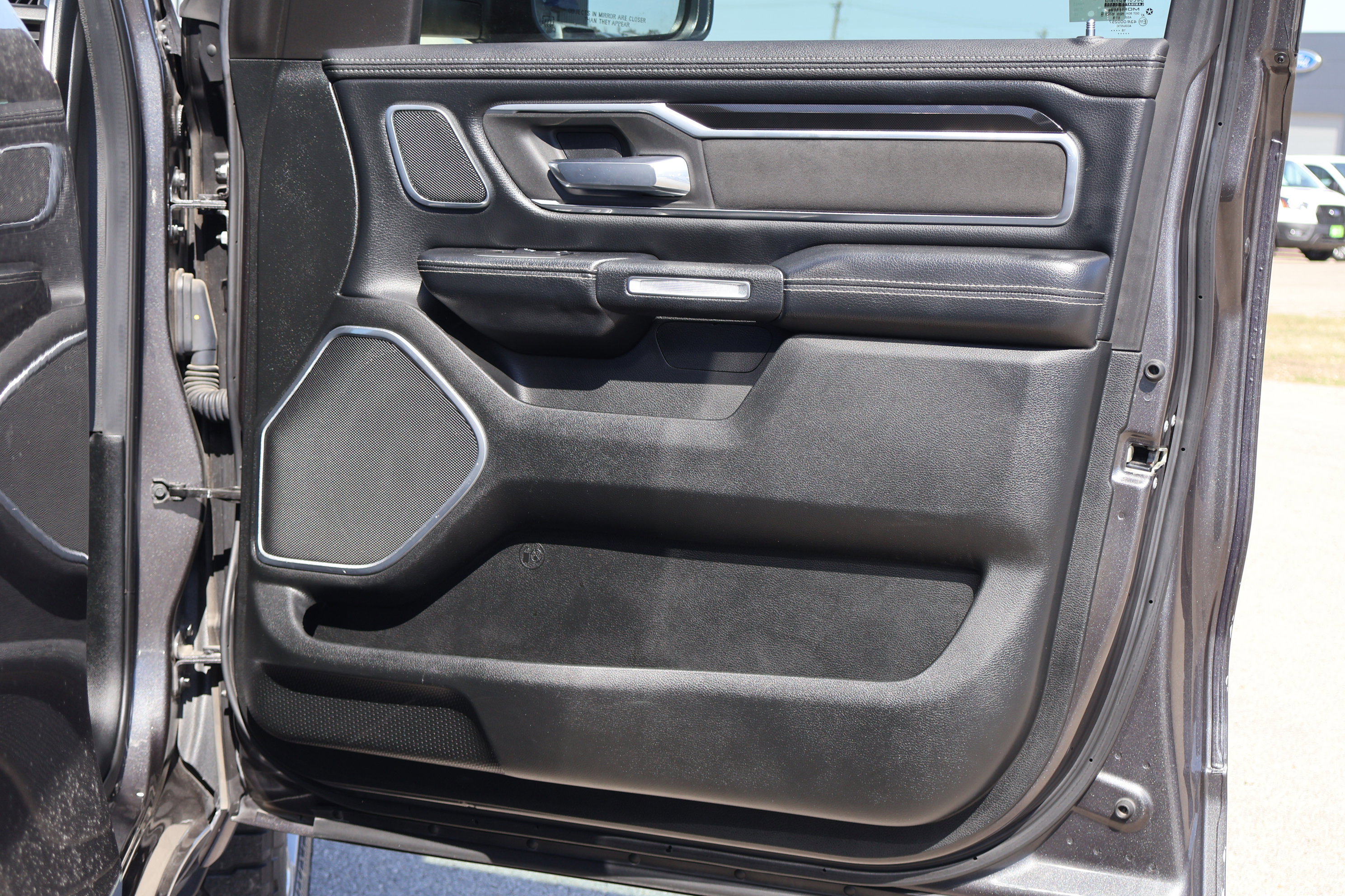 Used 2019 RAM 1500 Laramie image 34