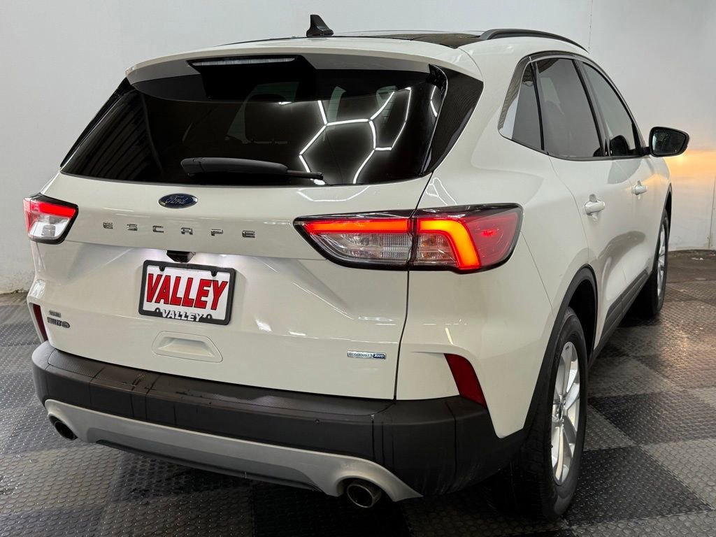 Certified 2020 Ford Escape SE image 11