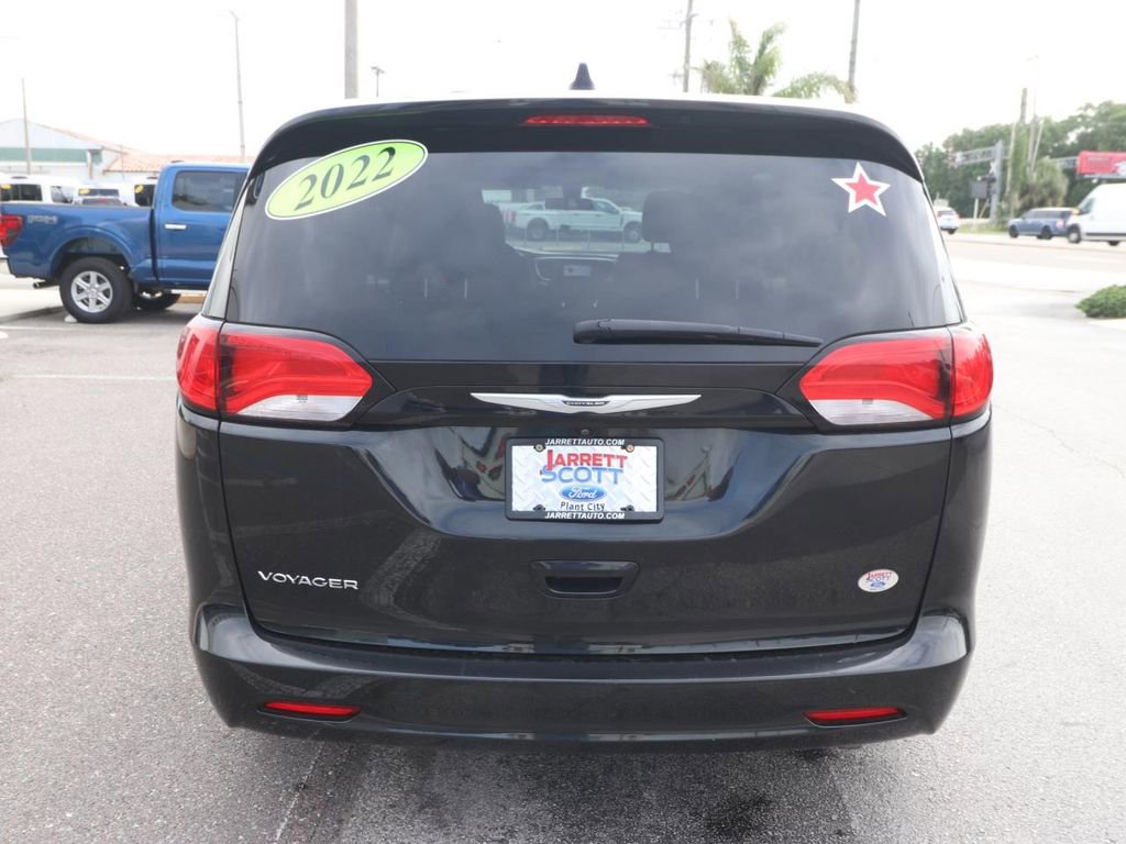 Used 2022 Chrysler Voyager LX FWD image 10