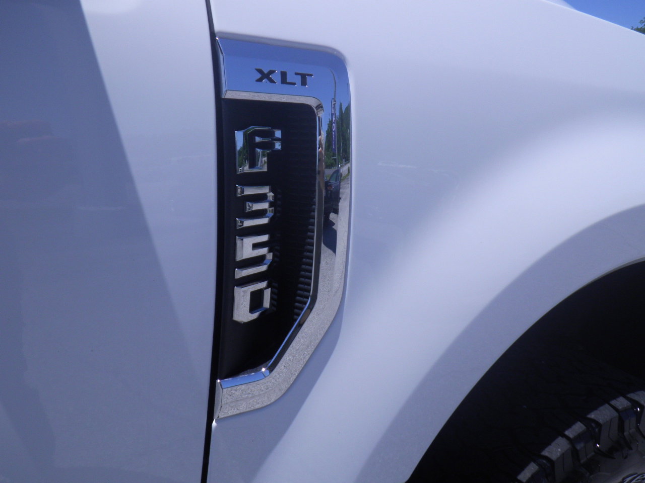 Certified 2022 Ford F350 XLT w/ XLT Premium Package AWD/4WD image 10