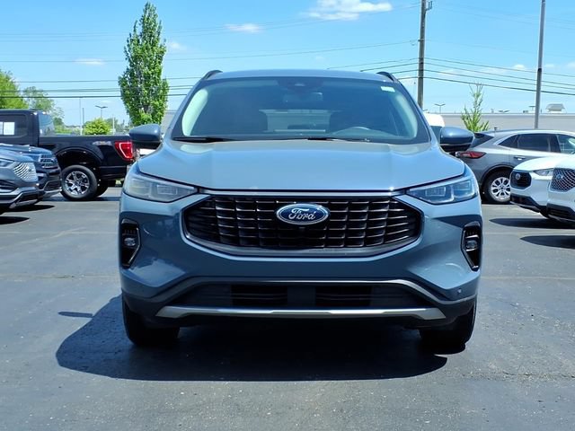 Certified 2023 Ford Escape Platinum AWD/4WD image 2