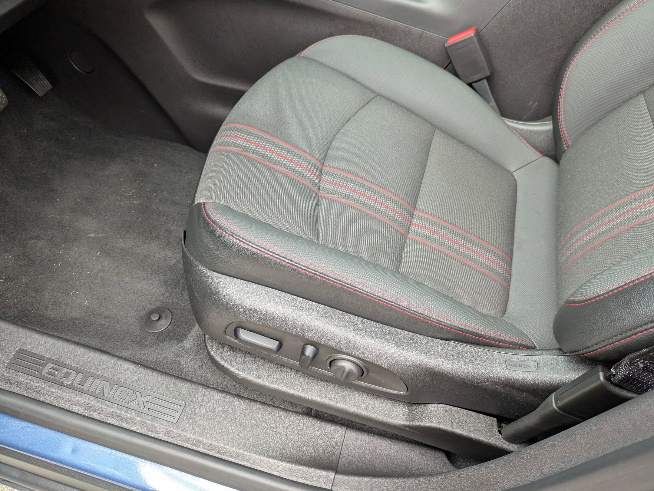 Used 2024 Chevrolet Equinox RS FWD image 13
