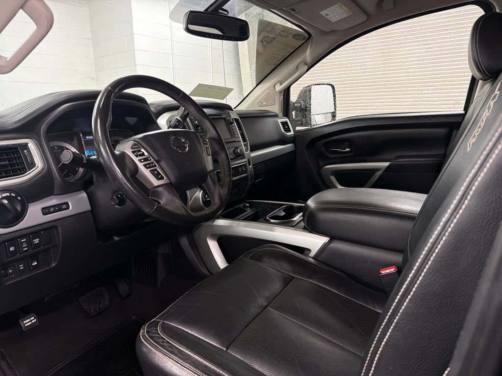 Used 2019 Nissan Titan PRO-4X w/ Pro-4x Convenience Package image 11