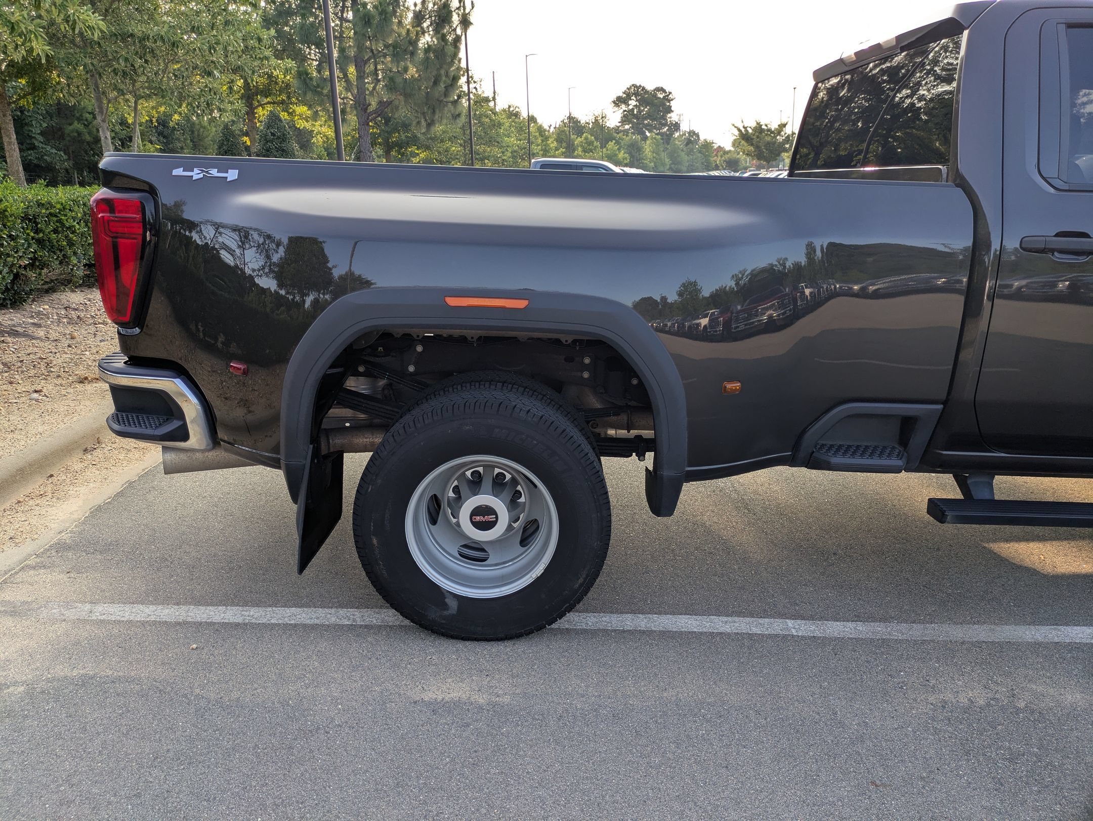 Used 2020 GMC Sierra 3500 4x4 Crew Cab w/ Gooseneck/5TH Wheel Package image 31