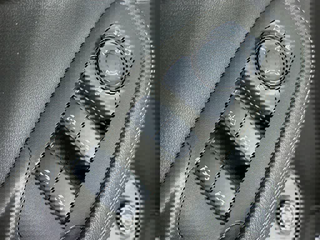 Used 2022 Buick Encore GX Essence w/ Experience Buick Package image 28