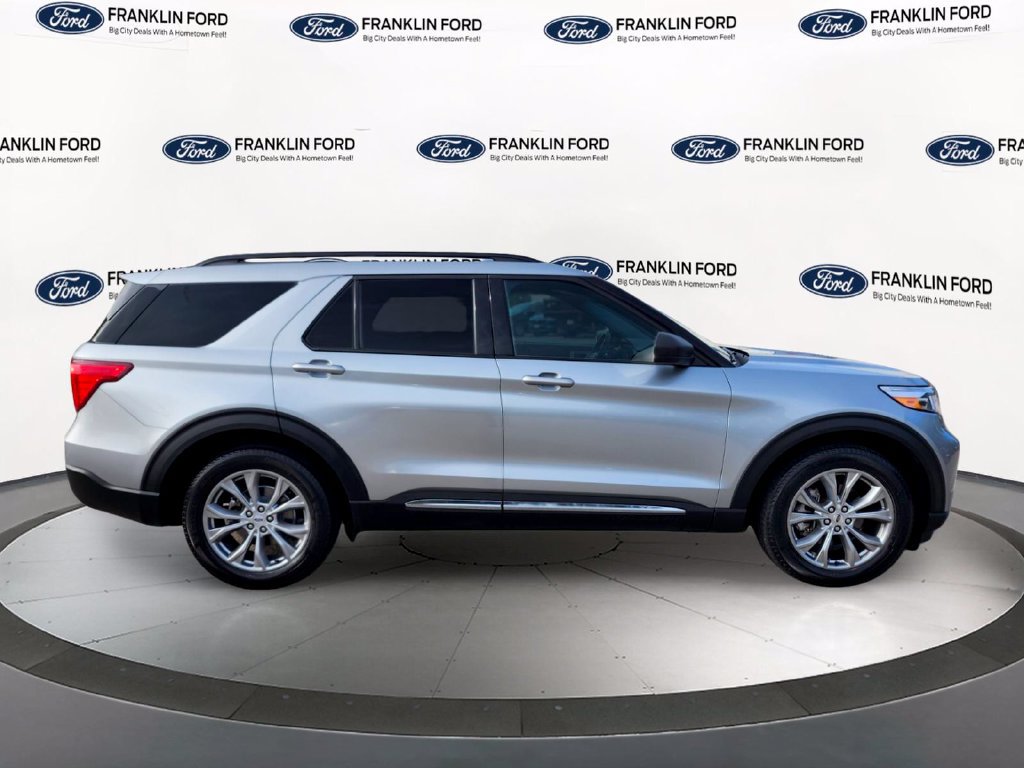 Certified 2023 Ford Explorer XLT w/ Equipment Group 202A AWD/4WD image 6