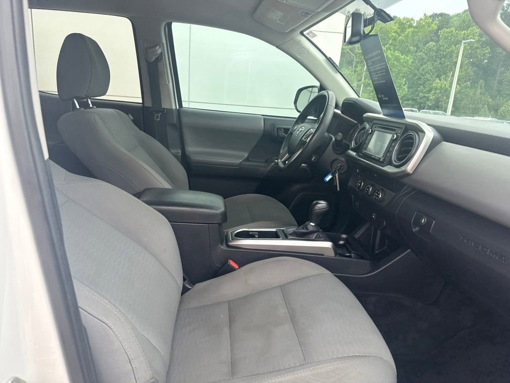 Used 2017 Toyota Tacoma SR5 w/ Tow Package RWD image 30
