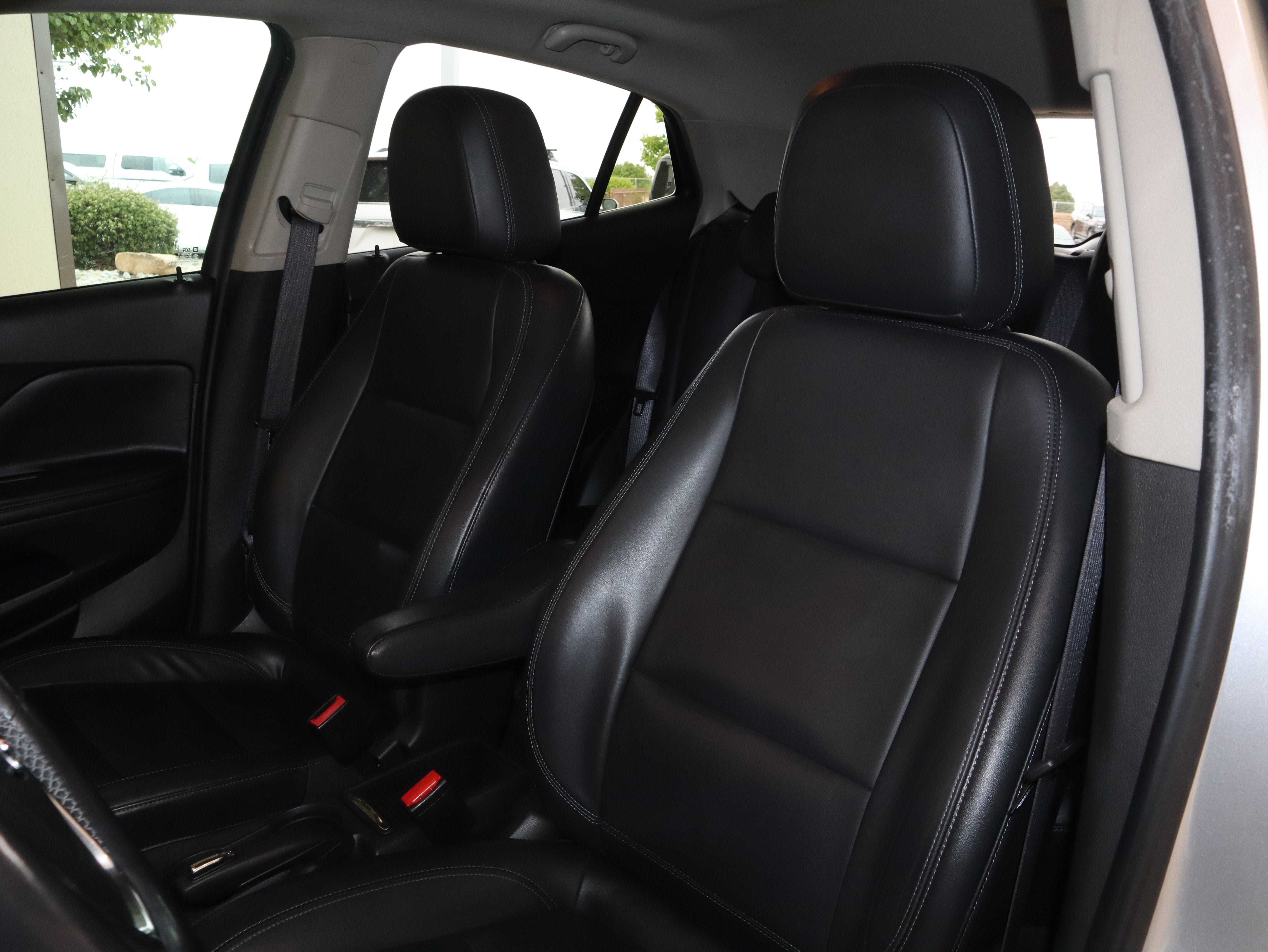 Used 2019 Buick Encore Essence AWD/4WD image 32