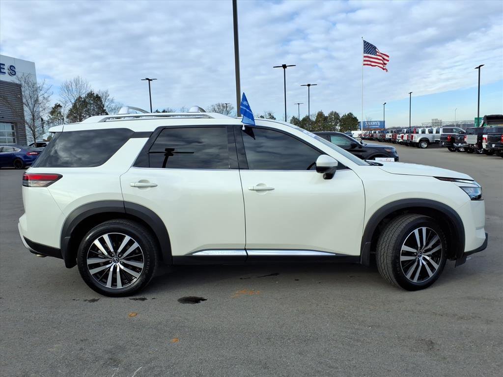 Used 2023 Nissan Pathfinder Platinum image 6