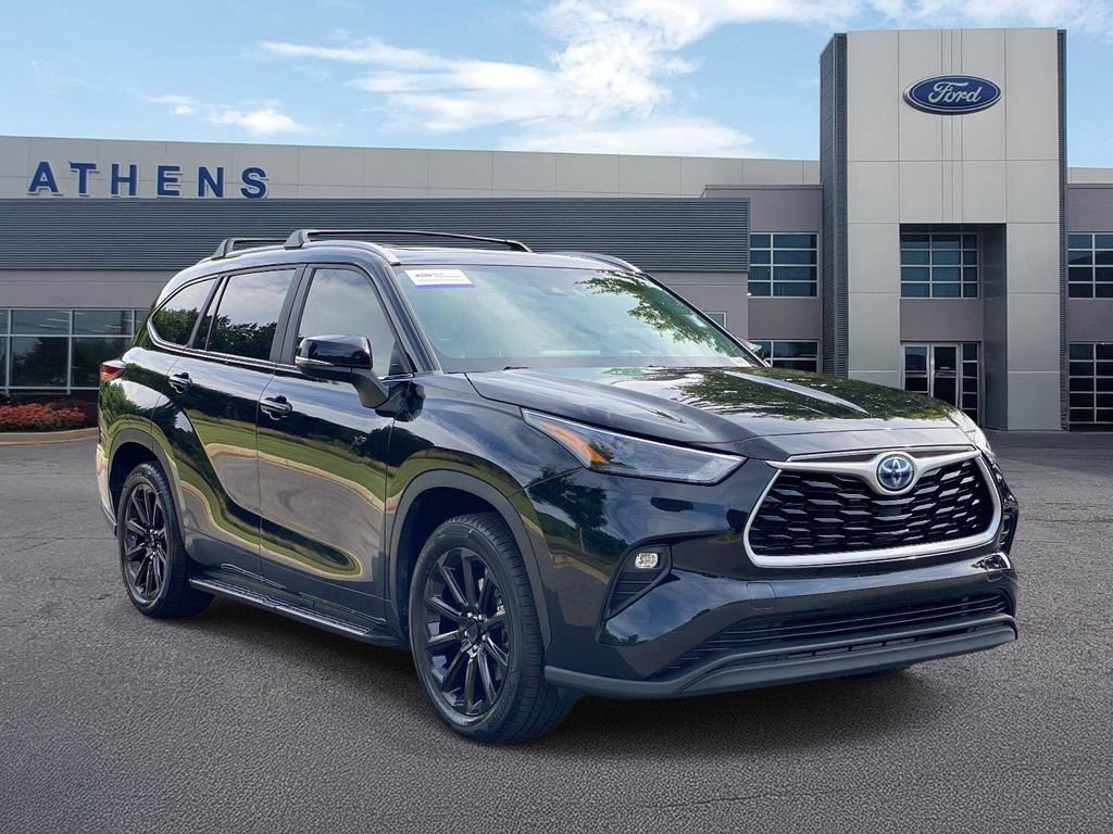 Used 2023 Toyota Highlander XLE