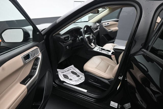 Certified 2024 Ford Explorer Limited AWD/4WD image 18