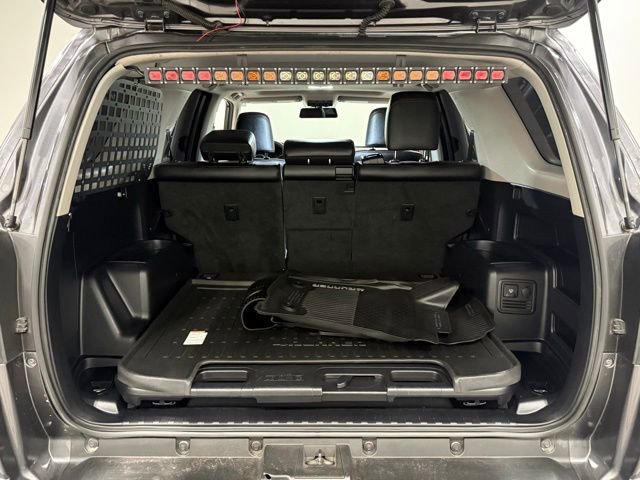 Used 2018 Toyota 4Runner TRD Off-Road Premium AWD/4WD image 39