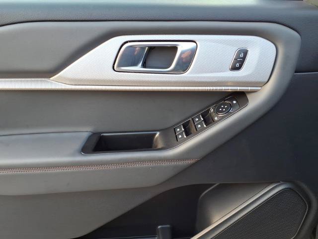 Certified 2025 Ford Explorer Active AWD/4WD image 8