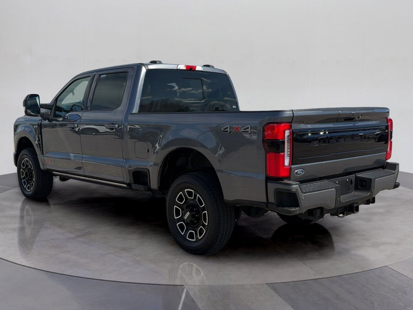 Certified 2025 Ford F250 Platinum AWD/4WD image 3