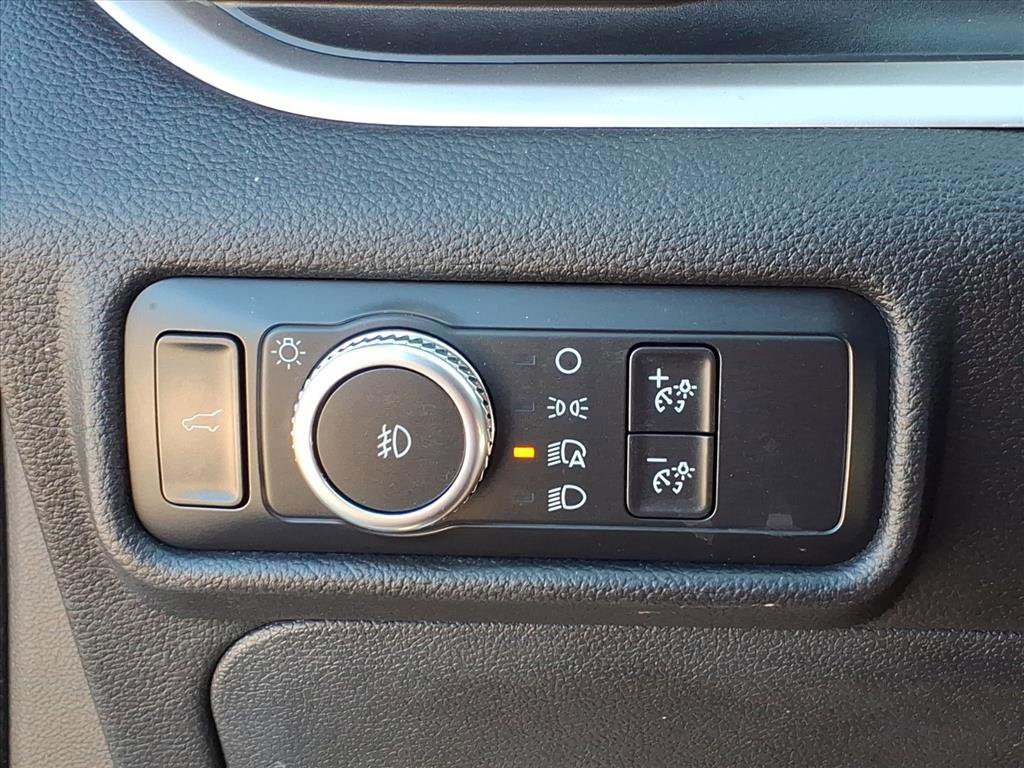 Certified 2020 Ford Explorer XLT w/ Equipment Group 202A image 17