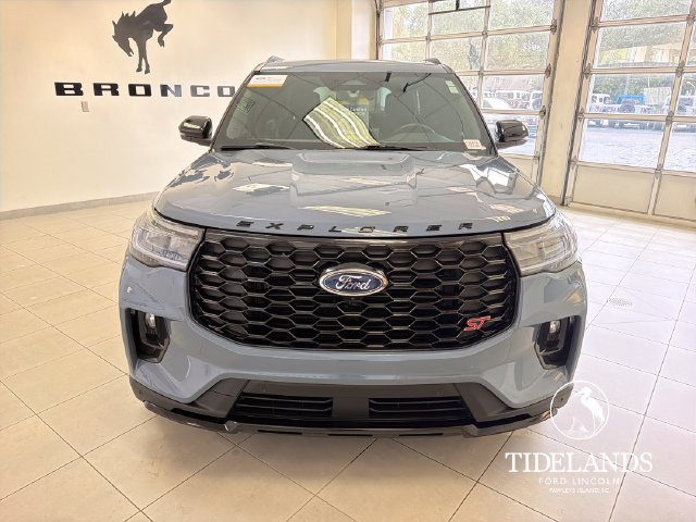 Certified 2025 Ford Explorer ST AWD/4WD image 3